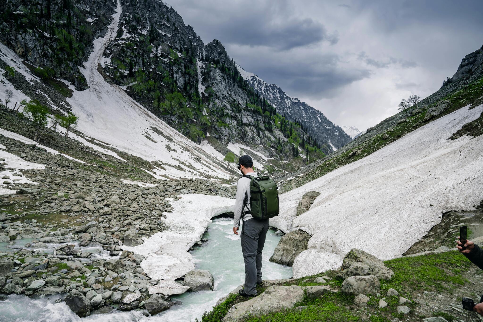 a man ready to trekk to the hills