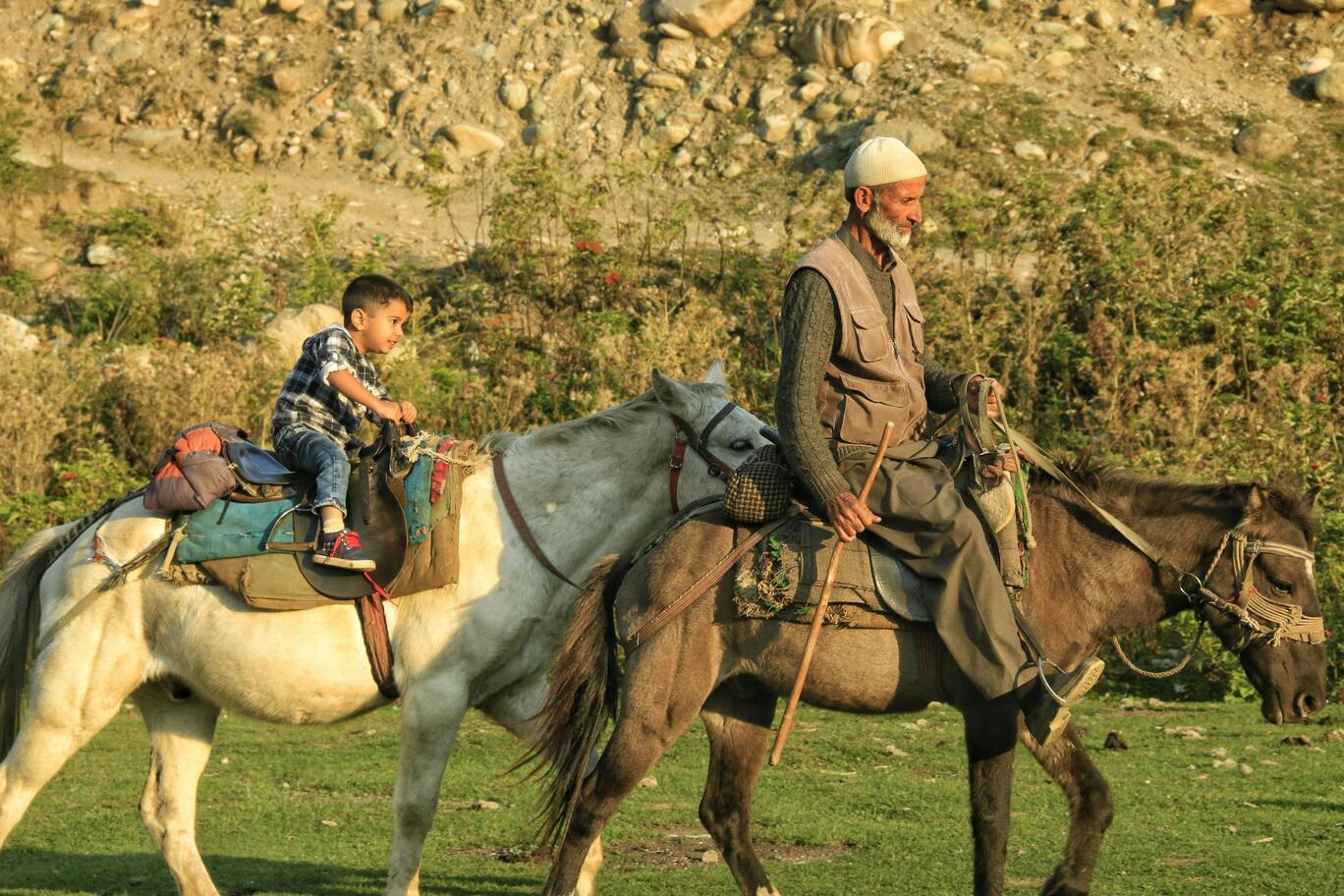 horse riding in pahalgam kashmir